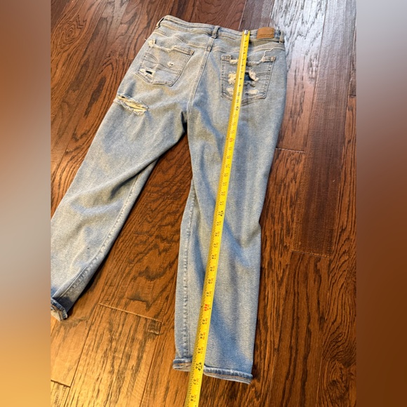 Distressed Light Blue Women's Jeans - Picture 10 of 11